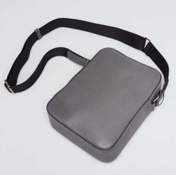 🩶BURBERRY GRAY EMBOSSED LEATHER THORNTON CROSSBODY BAG - Picture 7 of 10